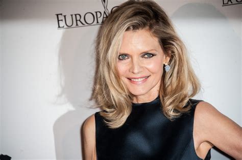 Michelle Pfeiffer Biography Height And Life Story Super Stars Bio