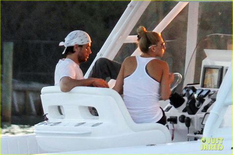 Enrique Iglesias Miami Boat Ride With Anna Kournikova Photo