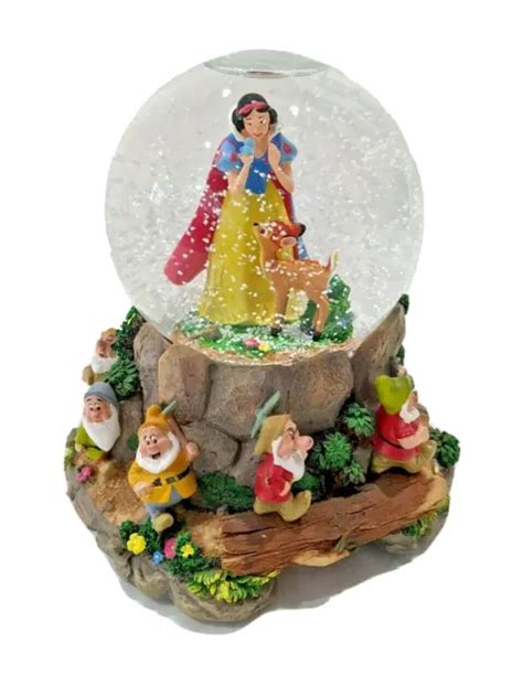 Disney Snow White And The Seven Dwarfs Musical Snowglobe Heigh Ho