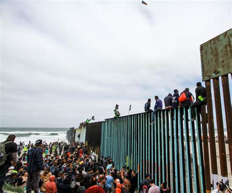 Some Caravan Migrants Cross Us Border For Asylum