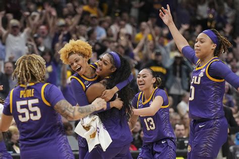 See Photos From Lsu Vs Iowa In Ncaa Womens Title Game
