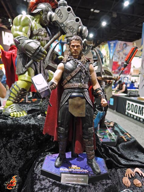 Sdcc 2017 Hot Toys Thor Ragnarok Figures Hela Valkyrie Marvel Toy