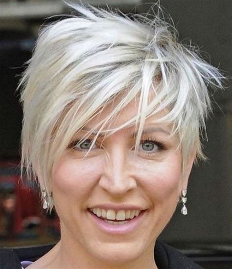 Older short hairstyles 2021 female over 50. Very Stylish Short Haircuts for Older Women over 50 in ...