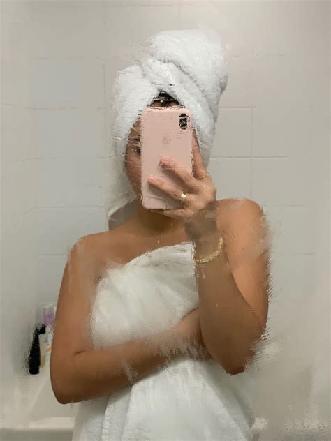 Shower Selfie Instagram Picture Inspo Cute Bathroom Selfie Bath Aesthetic Mirror Pic Shower