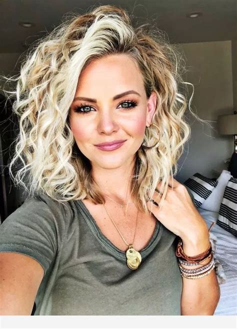 Blonde Curly And Hairy Day Stylish Short Hair Curly Hair Styles