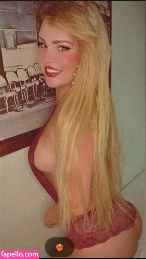 Lili Influente Unicalili Vitoriaelili Nude Leaked Onlyfans Photo