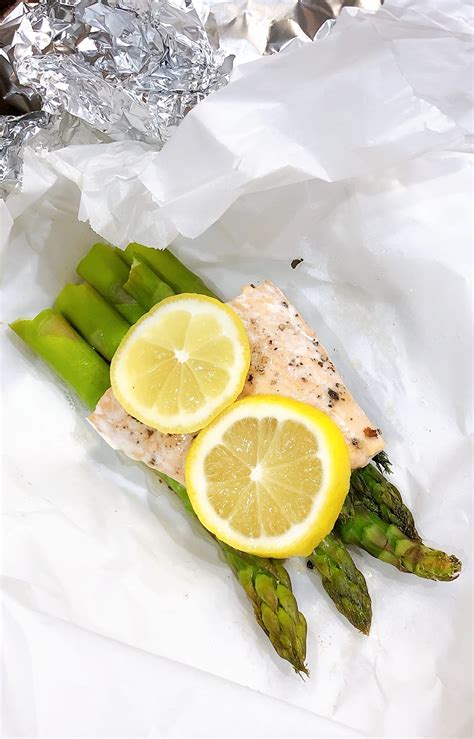 Grilled Salmon and Asparagus in Foil Packets
