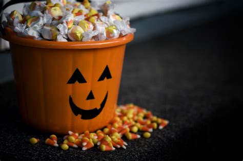 Candy Retailer Ranks Cts Most Popular Halloween Sweets