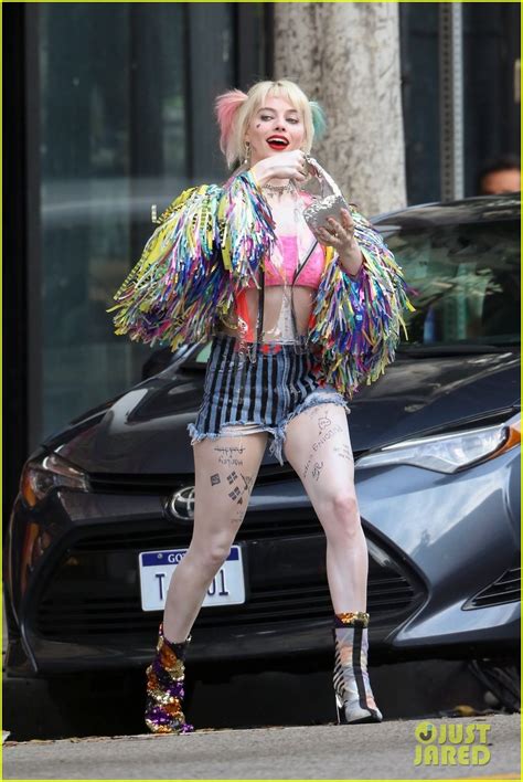 Margot Robbie As Harley Quinn In Birds Of Prey First Look Pics Photo 4221773 Photos