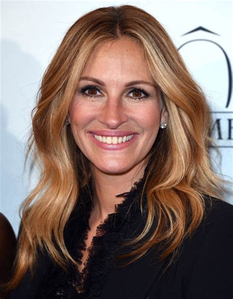 Julia roberts retweeted marlon harrison. Julia Roberts Hairstyles | Hairstylo