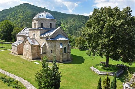 Découvrez La Serbie Le Monastère Gradac Biodombio
