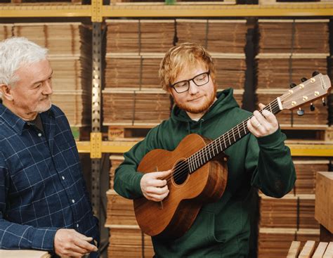 Ed sheeran is a singer/songwriter who was born in halifax, england but was raised in suffolk, england. Ed Sheeran lance sa marque de guitare avec Lowden