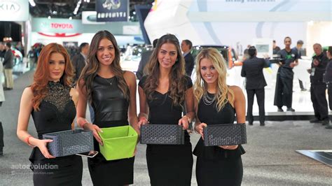 Hot Girls Of The 2015 Detroit Auto Show Autoevolution