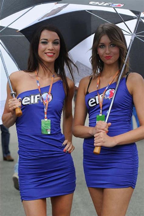 Kumpulan Artikel Menarik Umbrella Girls Of Motogp 2011
