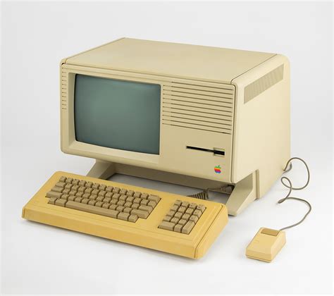 Functional Apple Lisa 210 Computer With Original Box Rr Auction