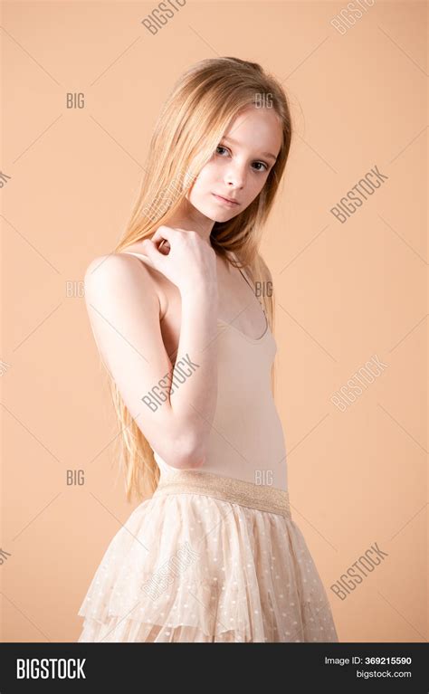 Cute Teen Looking Image And Photo Free Trial Bigstock