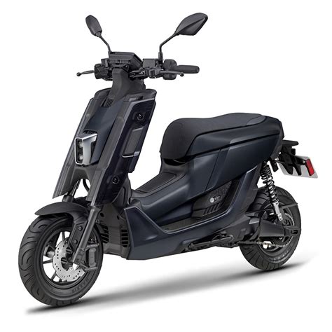 Yamaha Launches New Electric Scooter With Battery Swapping Technology