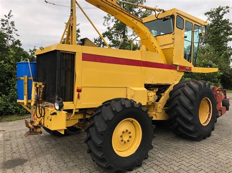 New Holland 2405 Self Propelled Corn Chopper