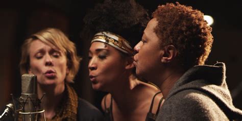 20 Feet From Stardom Film Review Oscar Winning Documentary Highlights Backing Singers