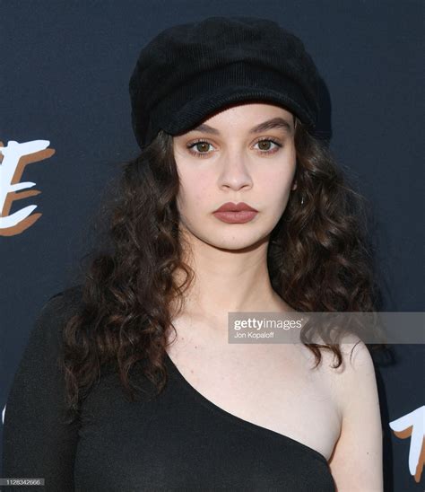 Sabrina Claudio Biography Net Worth Age Height And Songs Abtc