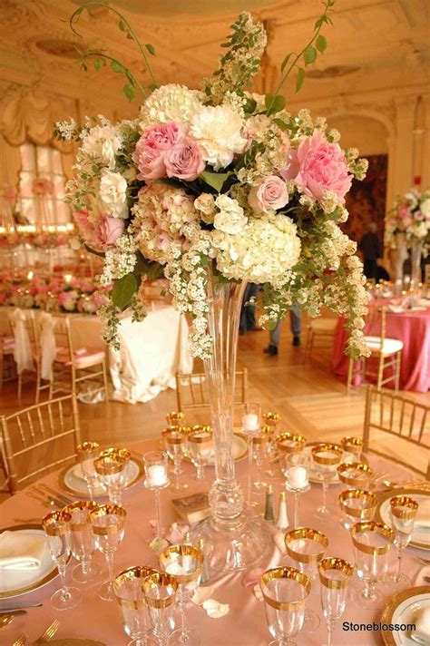 I Want The Flowers And How Classy Table Looks Wedding