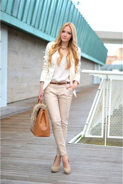 Attractive Business Work Outfits Ideas For Women