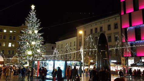 Vánoční Stromy Se Letos V Brně Rozsvítí Zřejmě Budou Chybět Stánky S