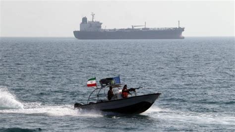 رویارویی مجدد قایق‌های سپاه و ناوهای جنگی آمریکا در خلیج فارس سایت