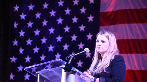 Stars And Stripes Iraq Pow Jessica Lynch Shares Her Story At Avow Fundraiser