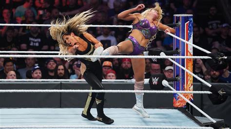 Photos Trish Slugs It Out With The Queen In Her Final Match Charlotte Flair Summerslam Wwe