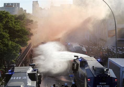 German Police Fire Water Cannon At G20 Hamburg Protesters Daily Mail