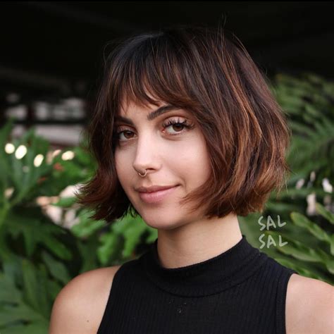 Bob Cut Hairstyle For Round Face Dechofilt