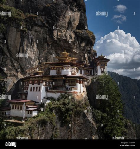 Taktsang Palphug Monastery Tiger S Nest Paro Bhutan Stock Photo Alamy