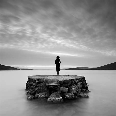 عبارات وأقوال تستخدم للواتس آب. صور معبرة عن العزلة والوحدة - صور حزينة