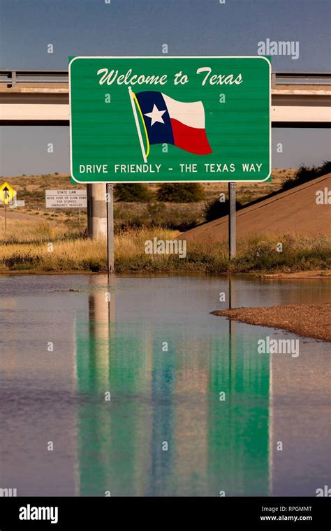Texas Usa Welcome To Texas State Sign Stock Photo Alamy
