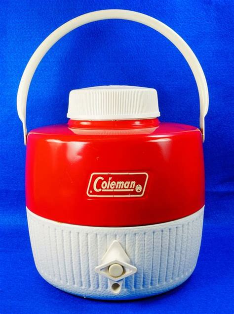 Vintage 1970 S Coleman 1 Gallon Water Jug Cooler Red Metal With Insert