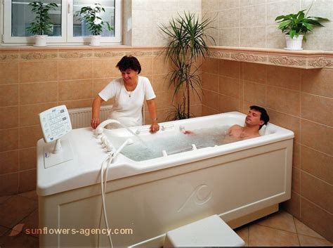 Keep reading to find out and discover which bathtub is right for you. Water-therapy - Whirlpool bath