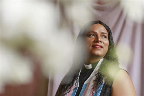 Reverenda Trans Deus Também é Uma Mulher Que Só Consegue Amar Diz A