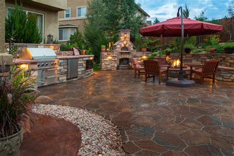 5 Ideas To Create Beautiful And Functional Outdoor Living Space Robuck