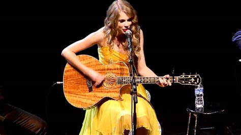 Taylor Swift Performs The Best Day At All For The Hall Los Angeles