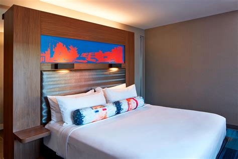 Hotel Rooms And Amenities Aloft Seattle Redmond