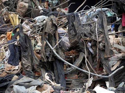 Bangladesh Rescuers Find 19 Alive In Rubble