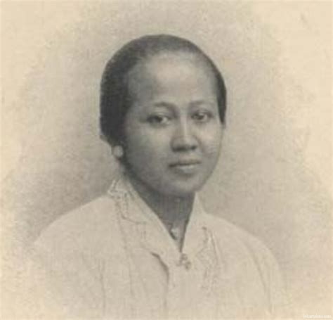 Kartini dalam memperjuangkan hak kaum perempuan indonesia yang. Sepenggal Kisah Kartini - Jakartakita.com