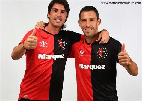 Tienda online oficial del club atlético newell's old boys. Newell's Old Boys 2019 Umbro Home Kit | 18/19 Kits ...