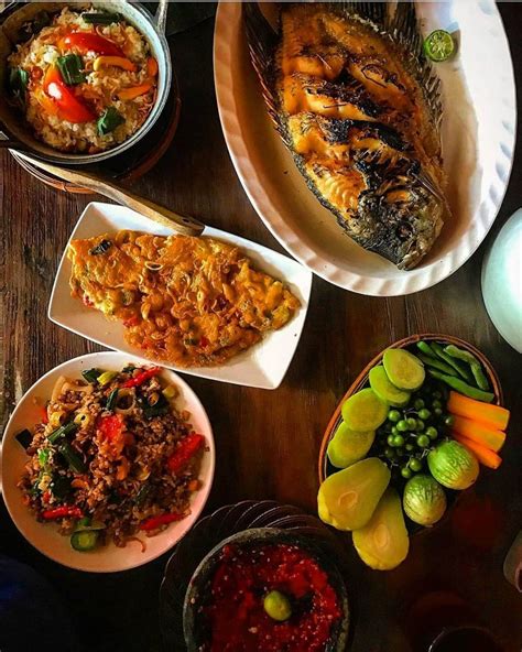 Rumah makan sunda selanjutnya yang bisa anda jajal adalah oemah andrawina. 10 Rumah Makan Sunda di Bandung yang Enak