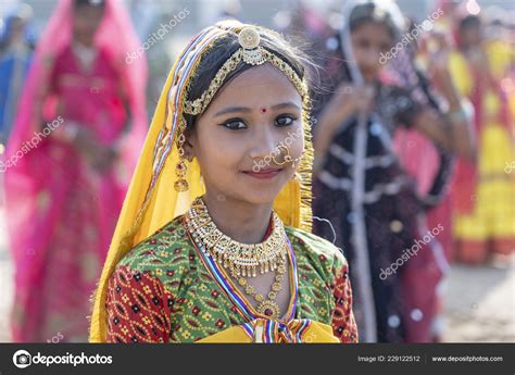 pushkar inde novembre 2018 jeune fille indienne dans désert thar — photo éditoriale