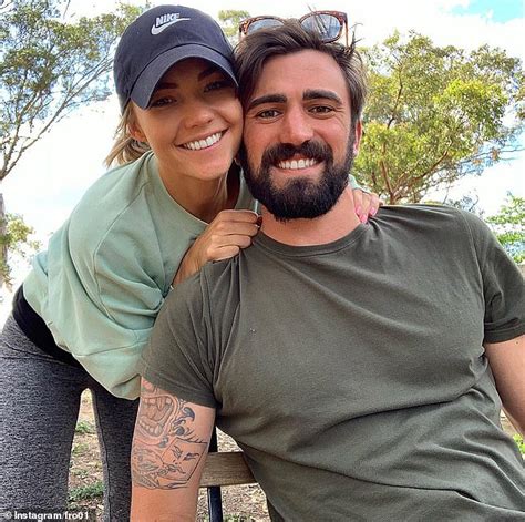 Sam Frost Shares Rare Loved Up Photo With Dave Bashford Daily Mail Online