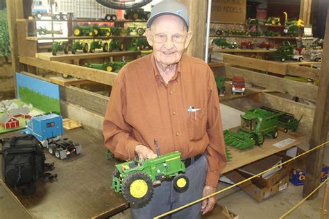 92 Year Old Man Carves The Most Realistic Wooden John Deere Models You