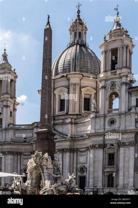 Italyromethe Piazza Navona The Church Of Stagnes Of Agone The