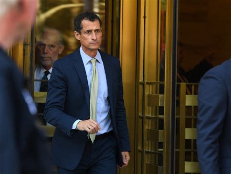 Ex Rep Anthony Weiner Ordered To Register As Sex Offender Metro Us